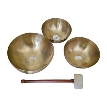 Vitalität, Harmonie, Entlastung - Klangschalenmassage Set aus 3 Planetenschalen, Ø 19,7 -25,3 cm, 3,23 kg